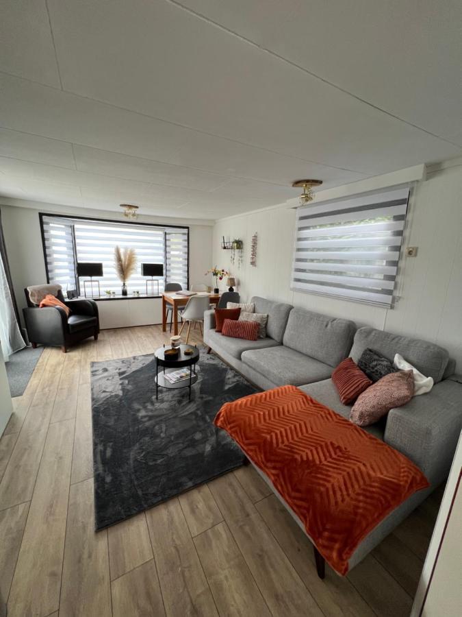 Chalet Linée in bosrijke omgeving Anloo Buitenkant foto