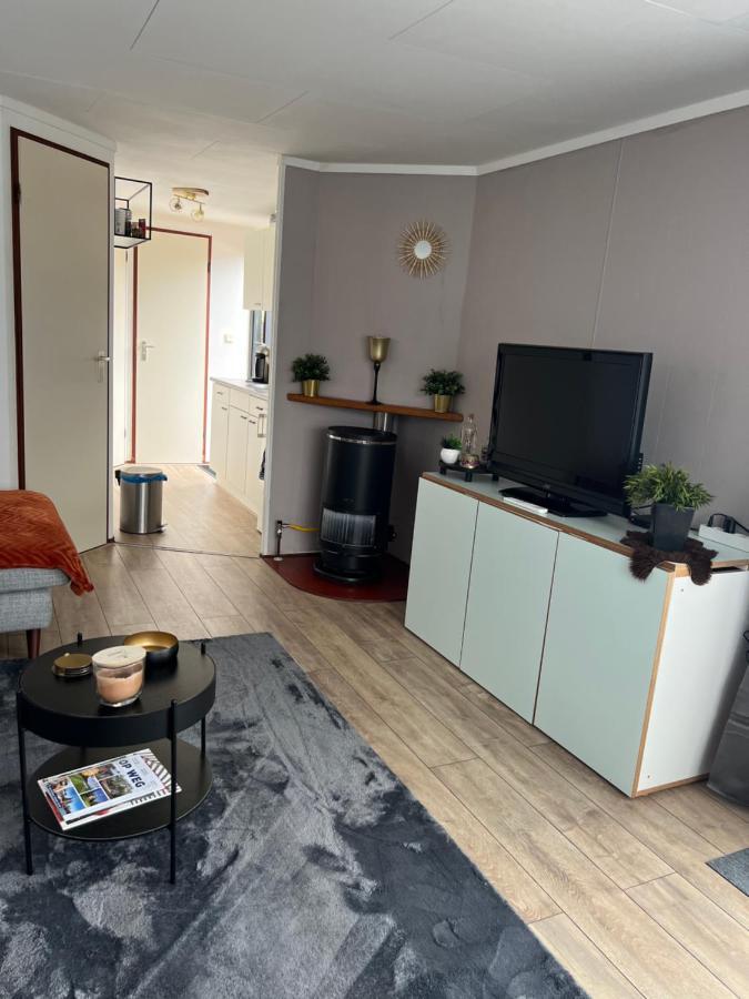 Chalet Linée in bosrijke omgeving Anloo Buitenkant foto